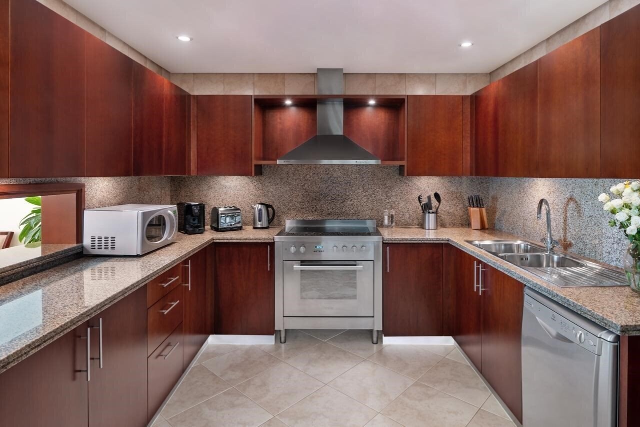 Территория Oasis Beach Deluxe Apartments 5*